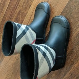Girls' Burberry rain boots size 34 EU